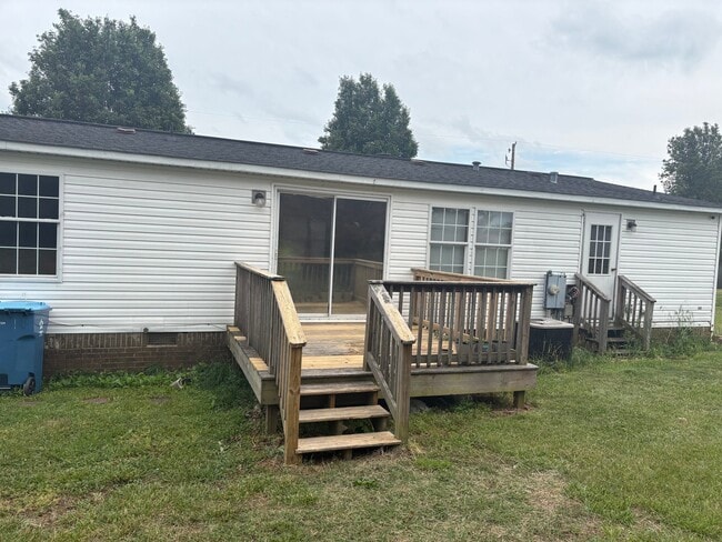Photo - 2390 Claremont Rd