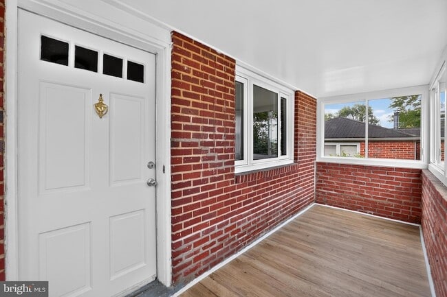 Photo - 1539 Reservoir Ave