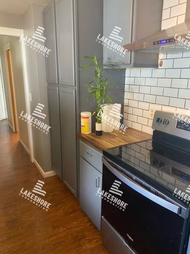 Photo - 3 Bed 2 Bath Graham Home w/ Beautiful Kitchen Remodel!