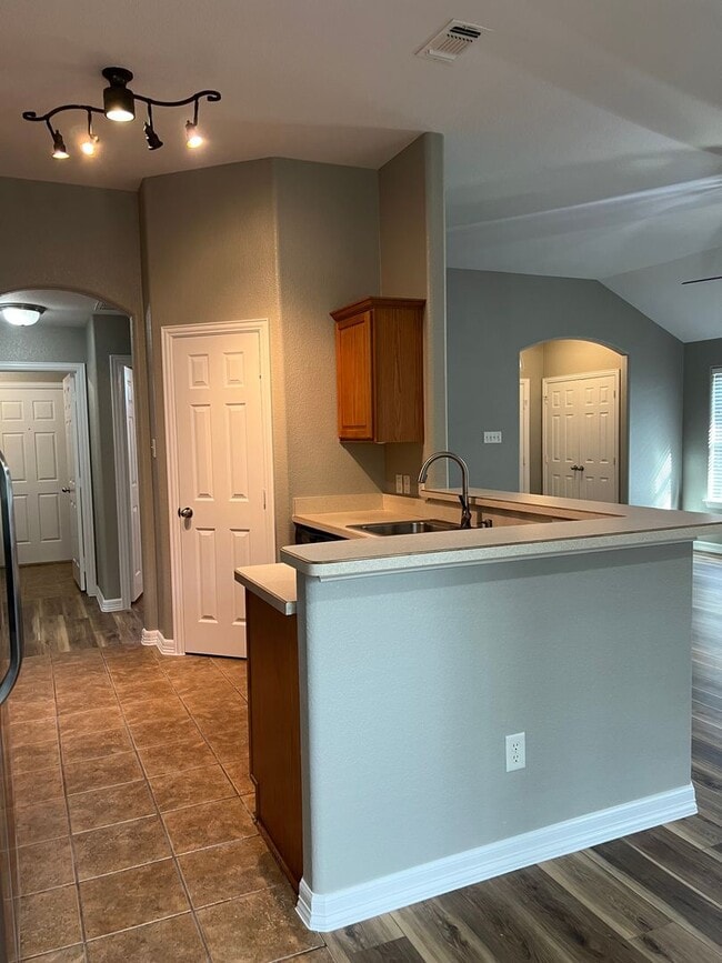 Photo - 521 Sweetwater Dr