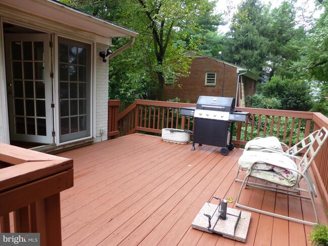 Photo - 2046 Greenwich St