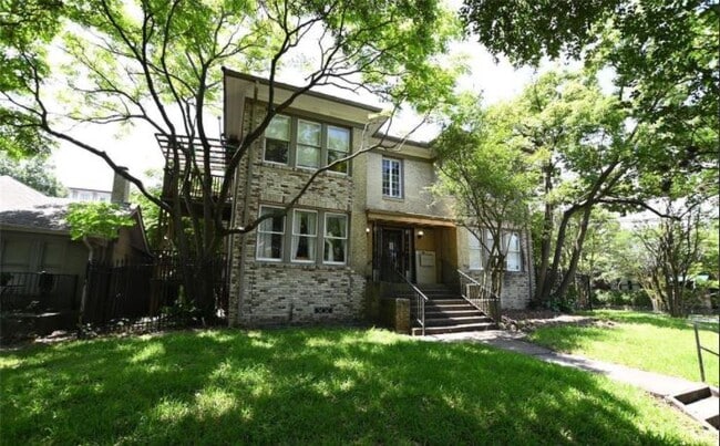 Building Photo - 1661 Marshall St Unit 3