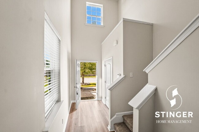 Photo - 165 Mission Way