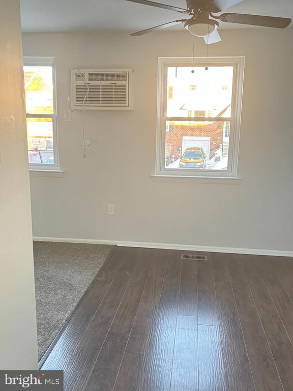 Photo - 347 Durfor St