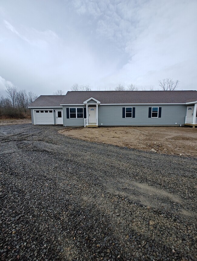 Photo - 5211 Williamee Rd