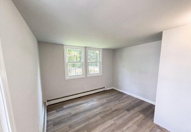 Photo - 937 Grove Ave