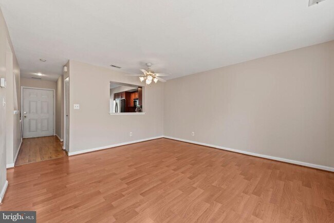 Photo - 21673 Hazelnut Square