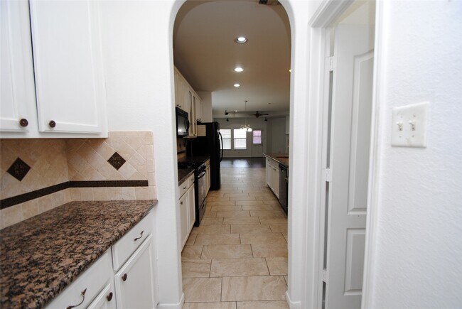 Photo - 402 Mornington Ln