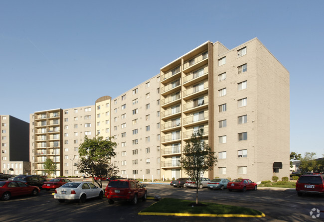 Building Photo - Sky Gate Apartments