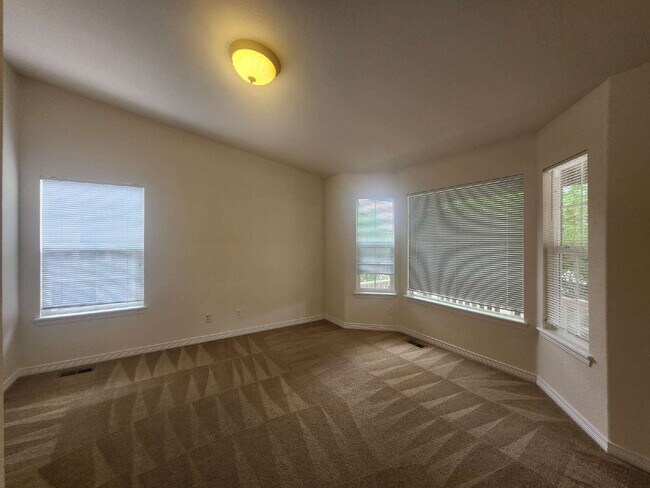 Photo - Beautiful 4 Bedroom Home In Beacon Point! Cherry Creek Schools!