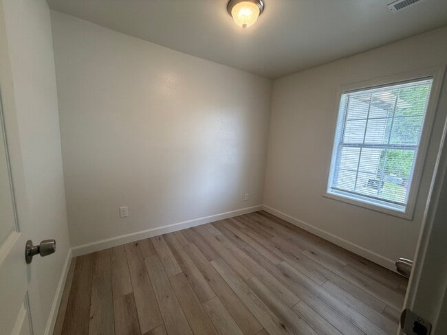 Photo - 217 Walnut St