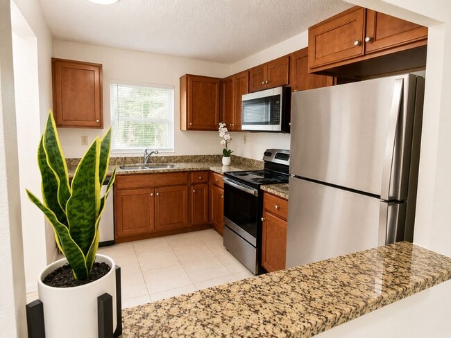 Photo - 1 Bed / 1 Bath Apartment for Rent – Somerset Park Community Unit 105