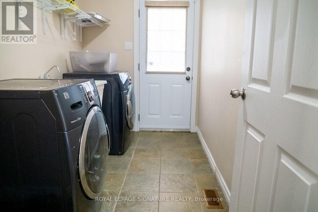 Photo - 1885 Rosefield Rd