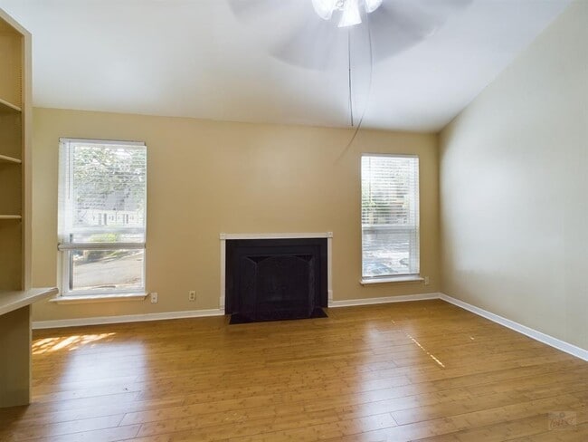 Photo - 1000 W 26th St Unit 210