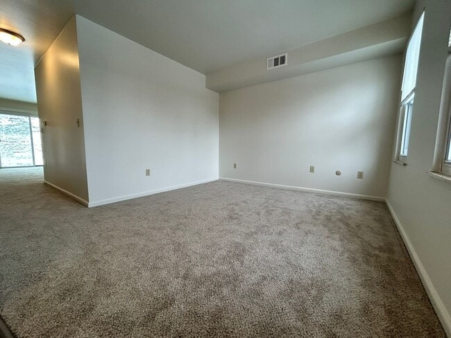 Photo - Beautiful 3 BR Townhome in Lovely North Hills Location! CALL TODAY ! Unit 407