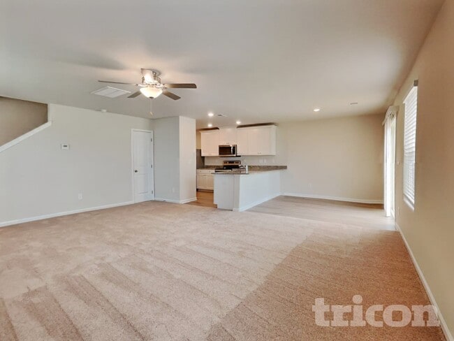 Photo - 294 Coleshill Rd