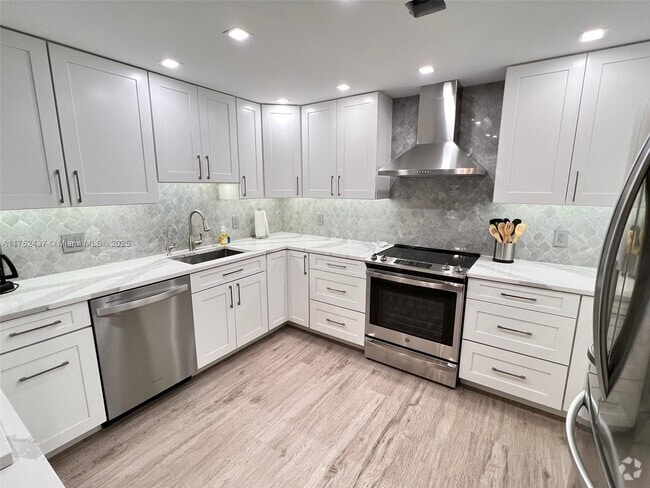 Building Photo - 3550 Galt Ocean Dr Unit 303 Rental