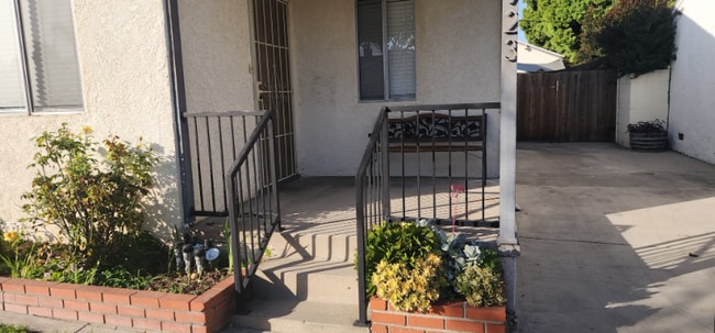 Photo - 4923 W 121st St