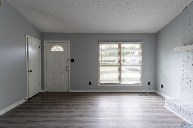 Photo - 1912 Mangum Dr NW