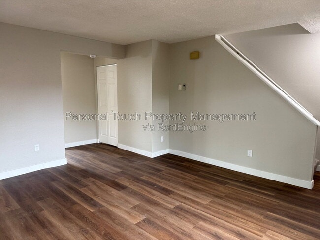 Photo - 561 4th Ave NW