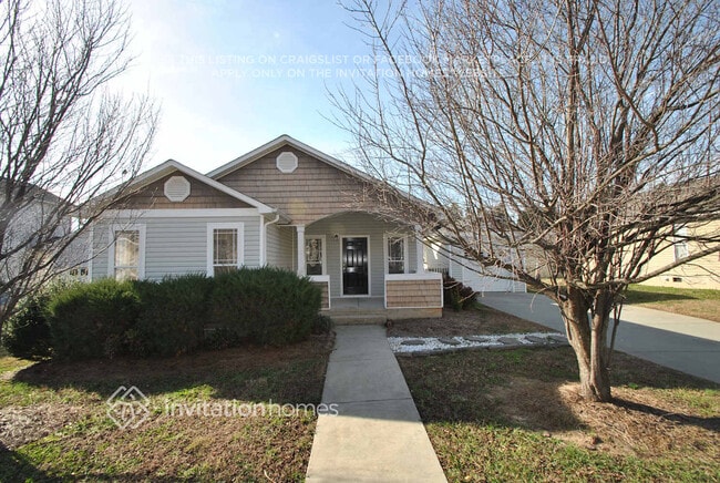 Building Photo - 1807 Chantilly Ln