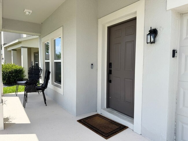 Photo - 1659 Chatsworth Cir