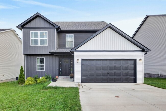 Building Photo - 3 Bedroom Pet Friendly Home For Rent!