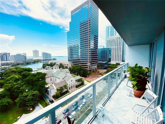 Building Photo - 500 Brickell Ave Unit 1200 Rental