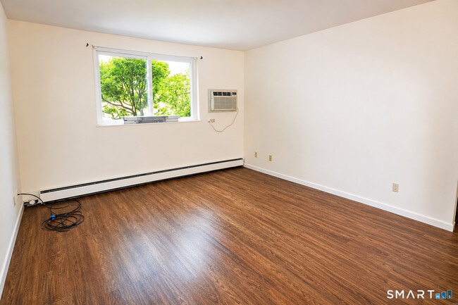 Photo - 187 Scott Rd Unit 1-C