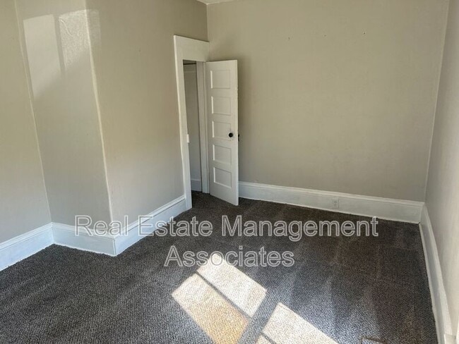 Photo - 329 E Tinsley St