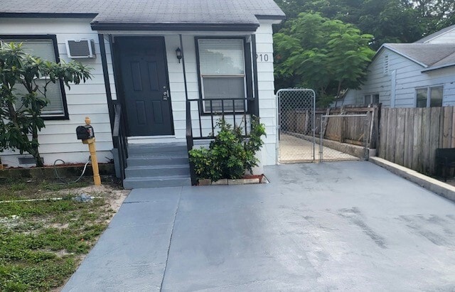 Photo - 910 33rd St