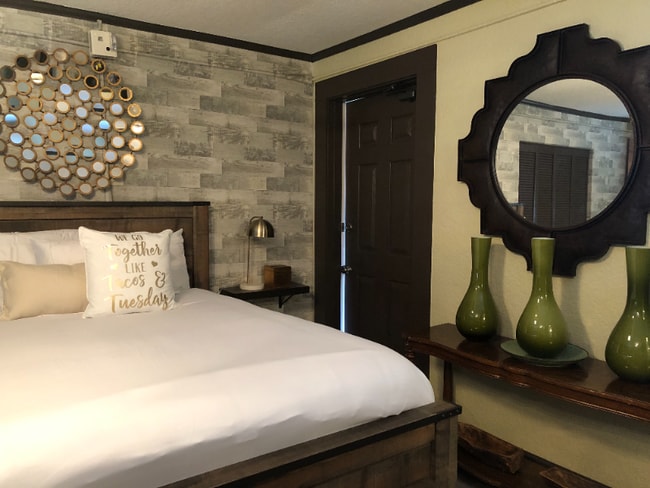 Photo - 600 Oakridge Blvd