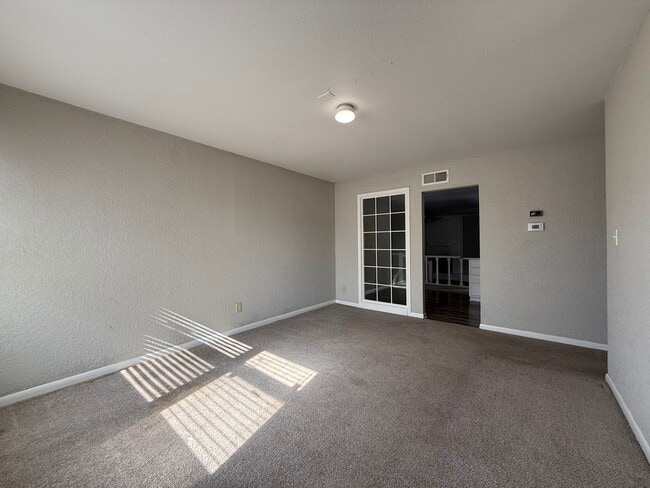 Photo - 1420 E 31st St S