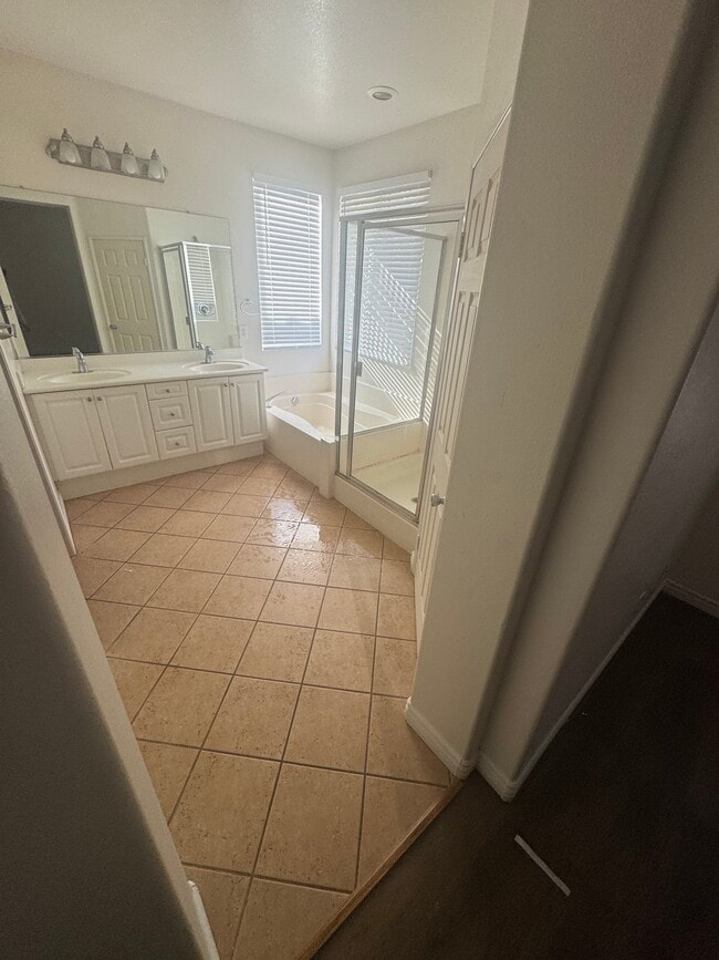 Photo - 39328 Bonaire Way