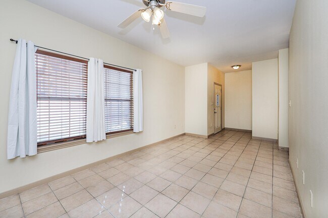 Photo - 2445 Monarch Dr Unit 202