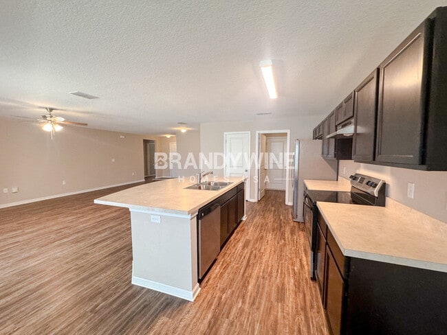 Photo - 1832 James Madison Ct