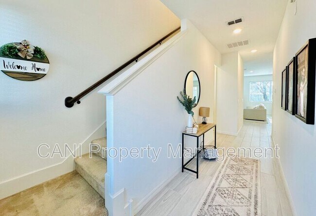 Photo - 745 Benoi Dr