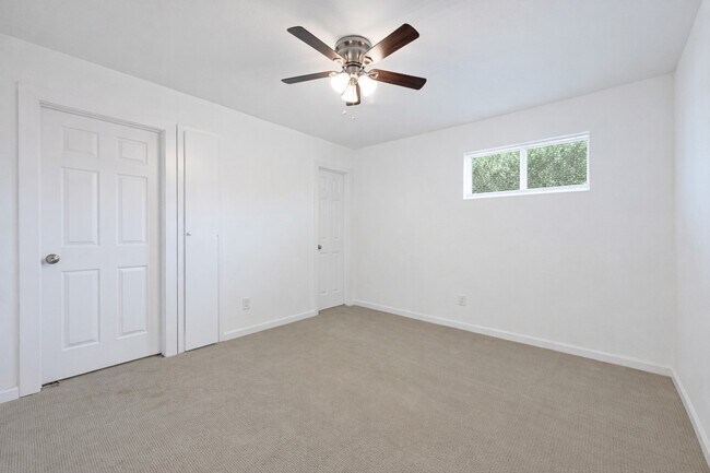 Photo - 5718 Eskridge St Unit 9