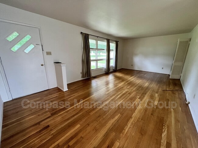 Photo - 101 Londonderry Rd