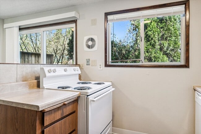 Photo - 5847-5855-5855 SE Holgate Blvd Unit 5855