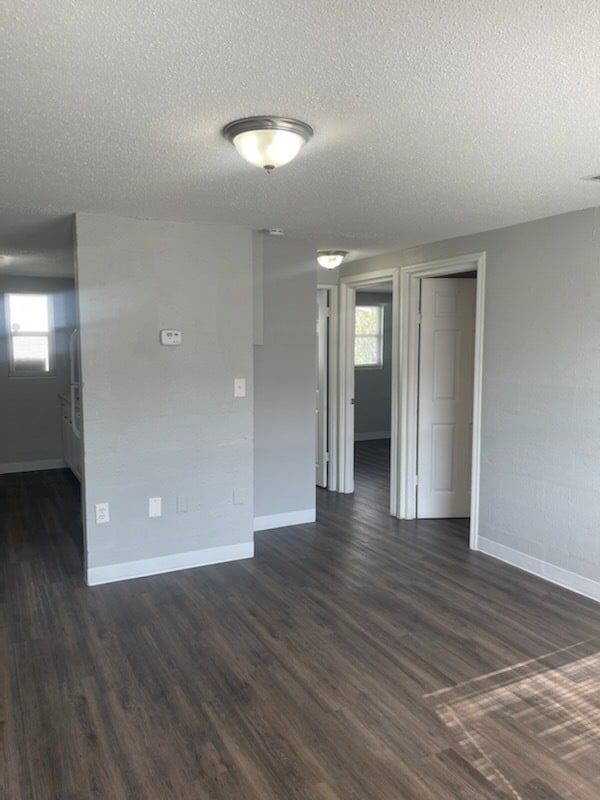Photo - 415 12th St W