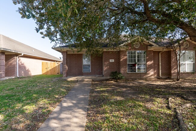 Building Photo - 914 Willow Pond St Rental