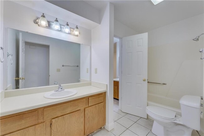 Photo - 1815 S 13th Pl