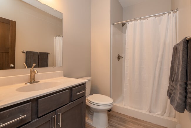 The Chambers Apartments on Marshall - The Chambers Apartments on Marshall