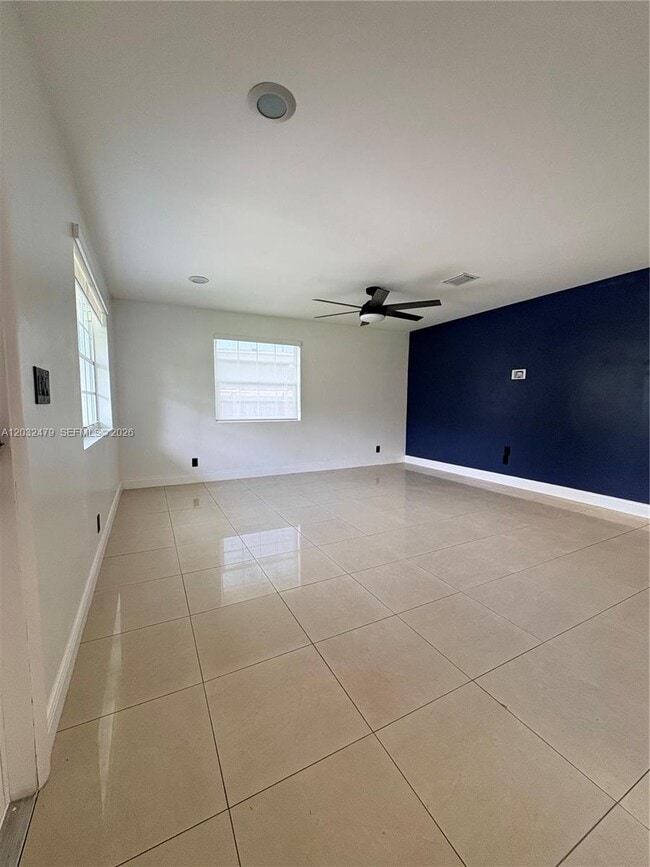 Photo - 1116 N 61st Ave