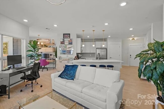 Photo - 3630 N Davidson St Unit 3313