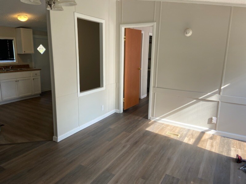 Photo - 520 Poplar St