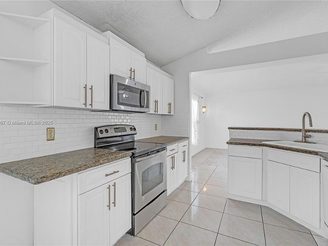 Photo - 4617 Horseshoe Pick Ln