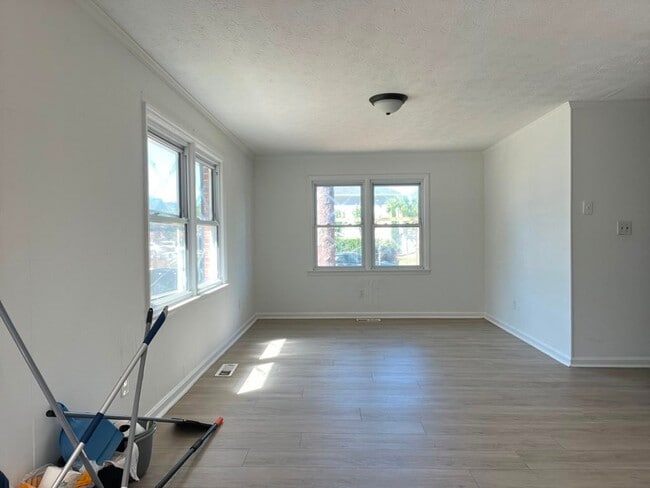 Photo - 610 37th Ave N