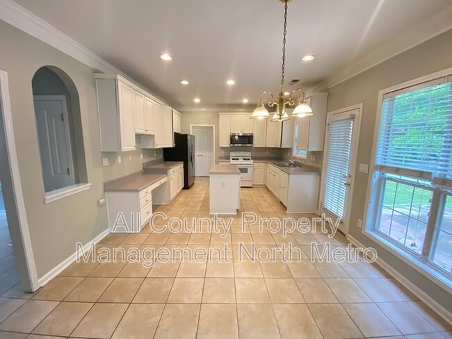 Photo - 550 Elgaen Ct